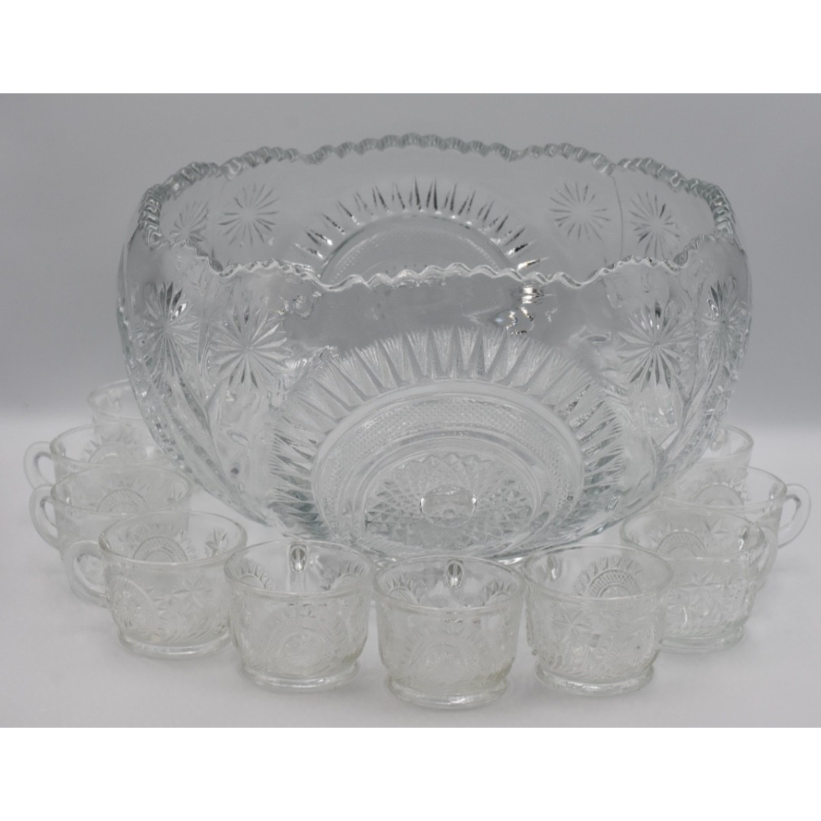 LE Smith Glass Pinwheel & Stars Slewed Horseshoe Punch Bowl 12-Cup Set