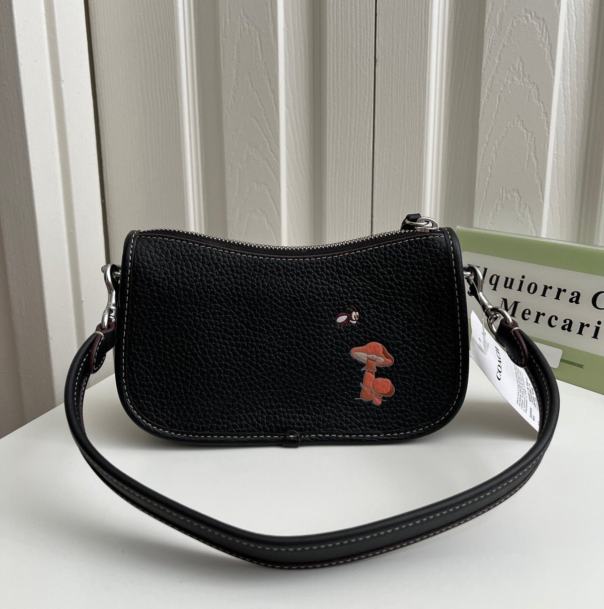 リテール品 COACH x DISNEY ☆Swinger 20 Mickey And Mushroom Coach X Disney Swinger 20 Bag with Mickey Mouse Black