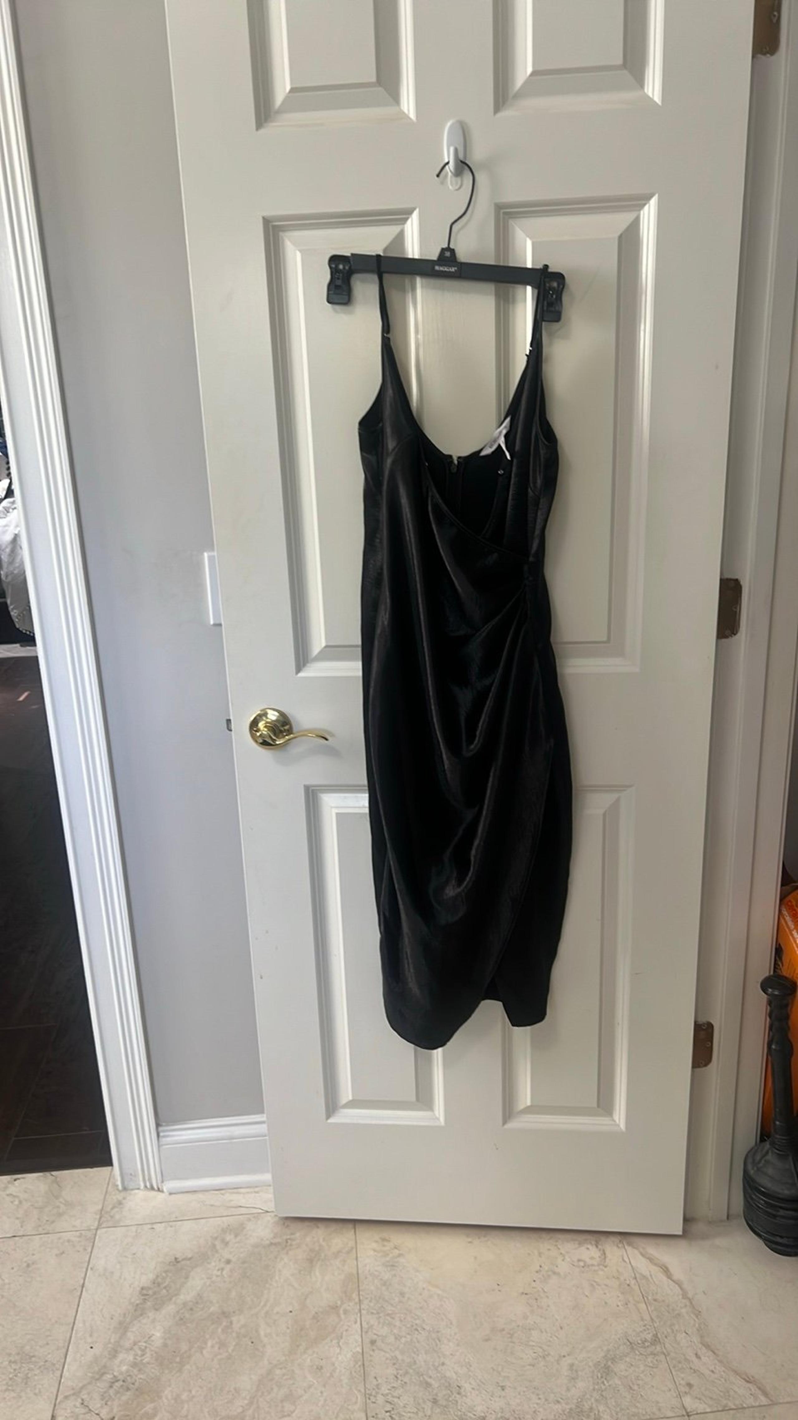 BCBG Black Cocktail Dress bodycon shimmer strappy S2  Super New Years dress  Siz