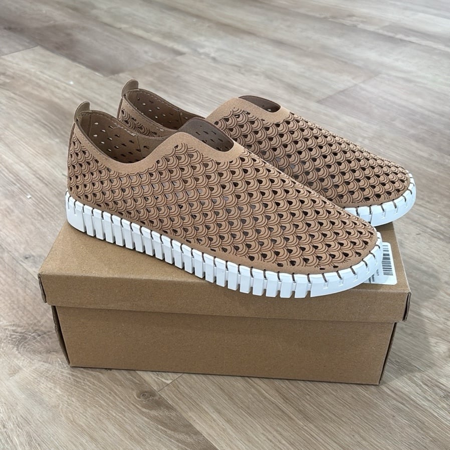 NEW Women’s Project Cloud Slip On Loafers - Size 8