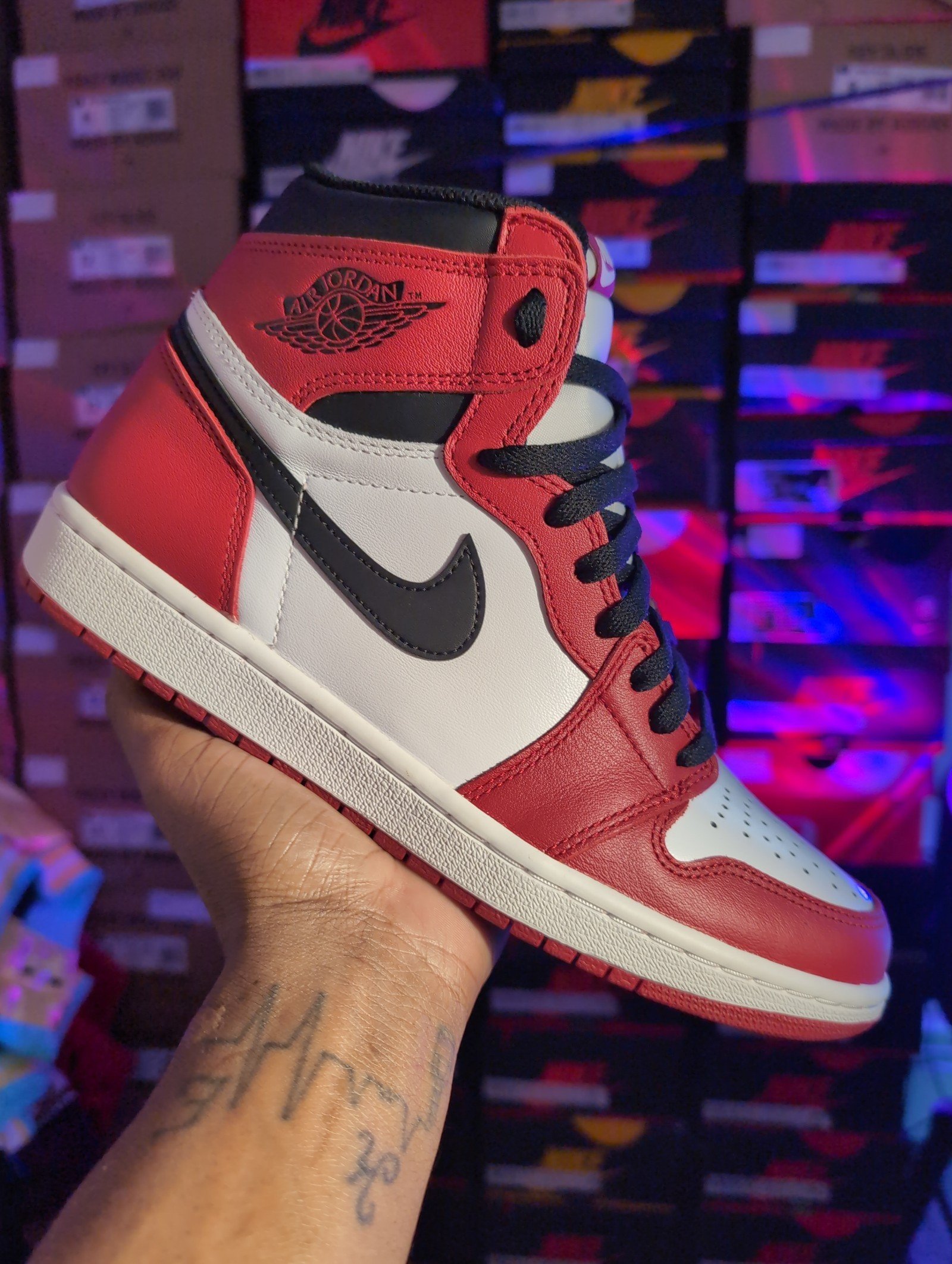 Air Jordan 1 Chicago 2015 555088 101 Size 9.5M 11W