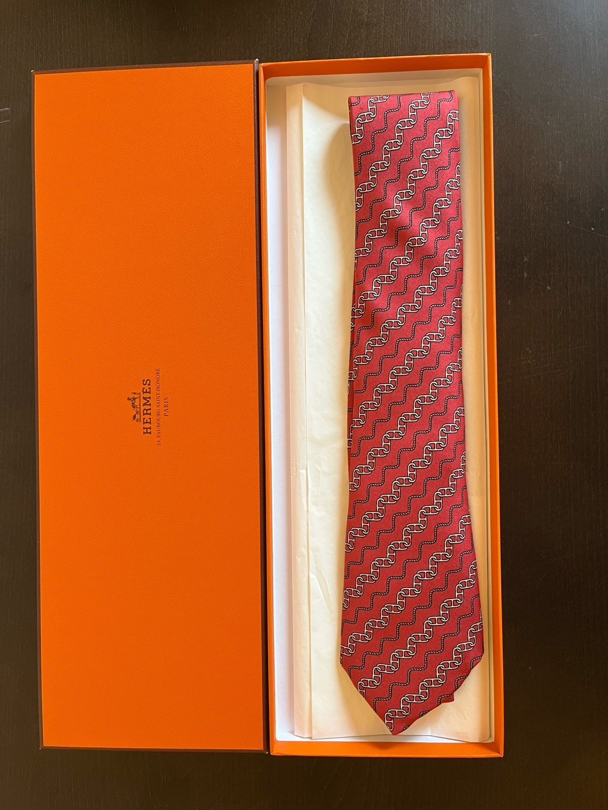 Vintage Silk Hermes Neck-Tie Red Link Pattern (Authentic Hermes, 100% Silk)