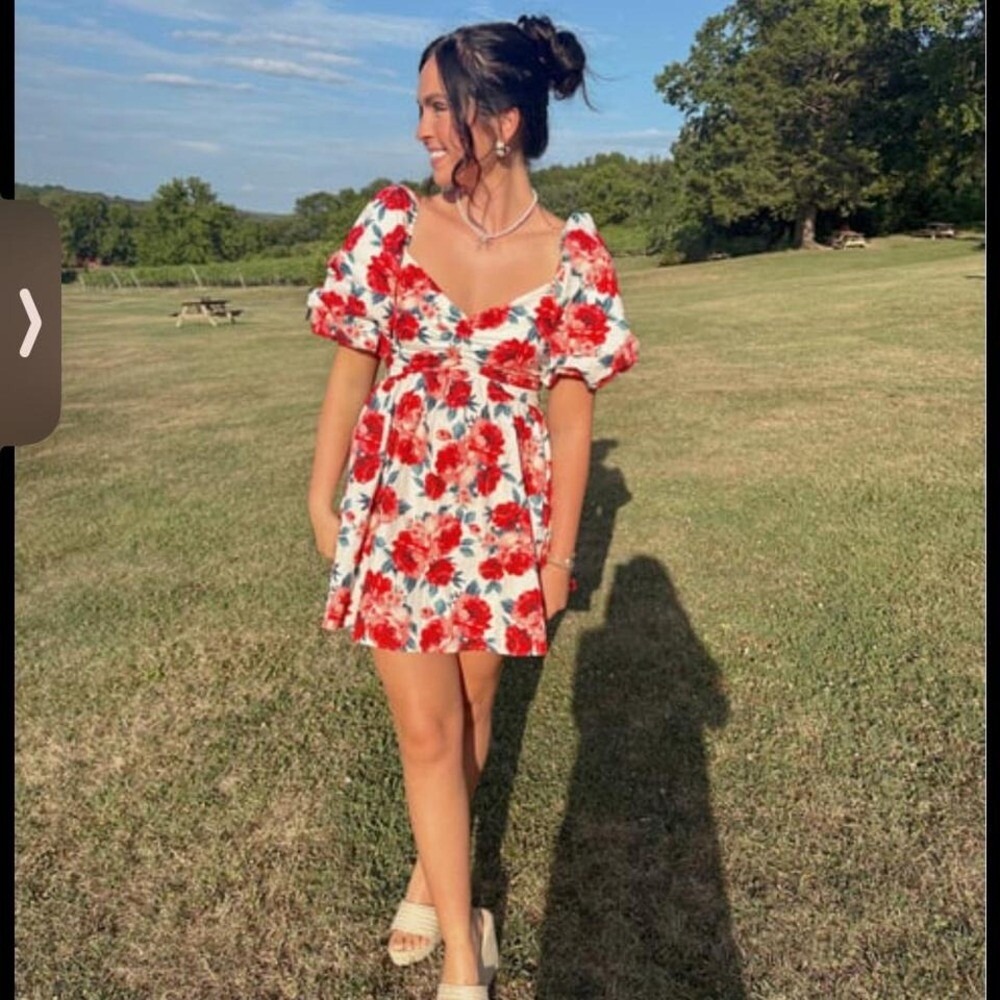 Altar'd State Beautiful Floral Dress Size Medium