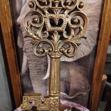 Vintage skeleton key decor