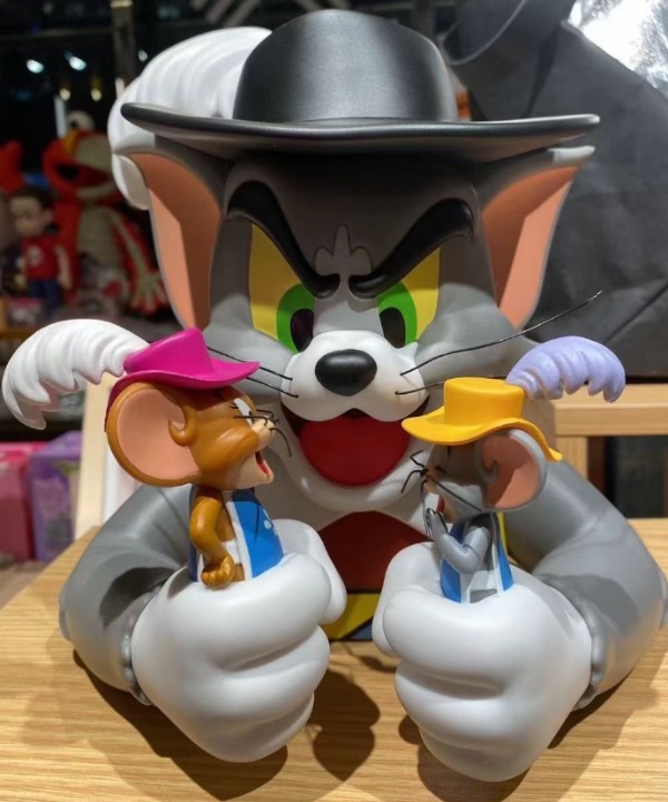 Disneycat and mouse bust