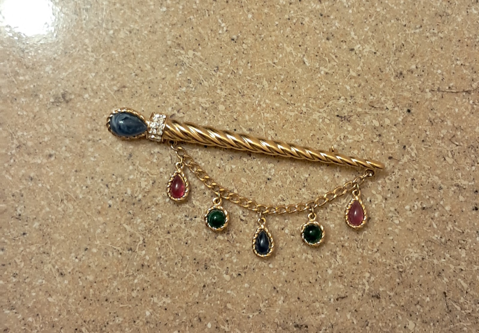 VINTAGE TRIFARI BROOCH