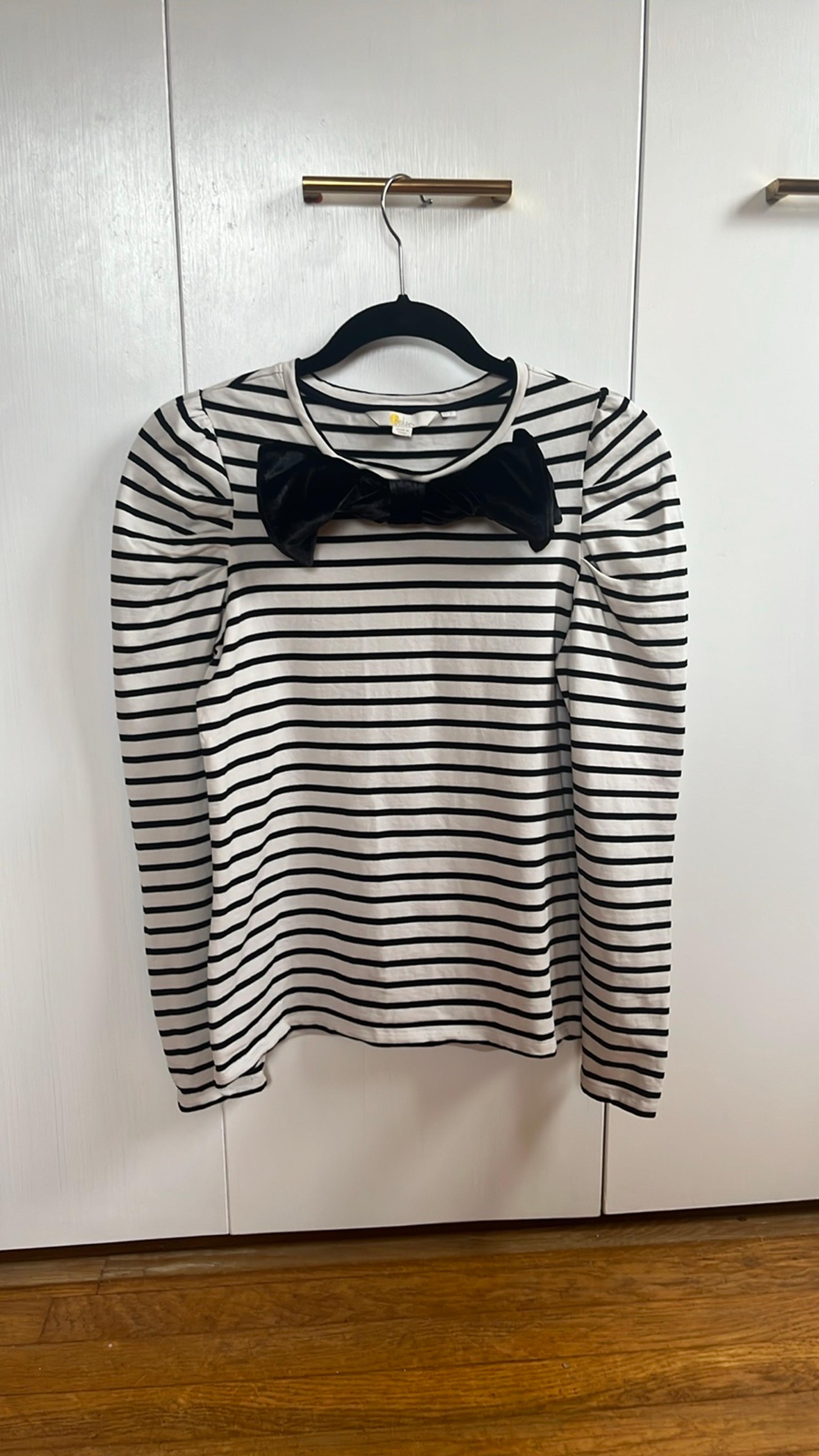 Boden Women’s long-sleeve striped top with velvet bow. Size 6
