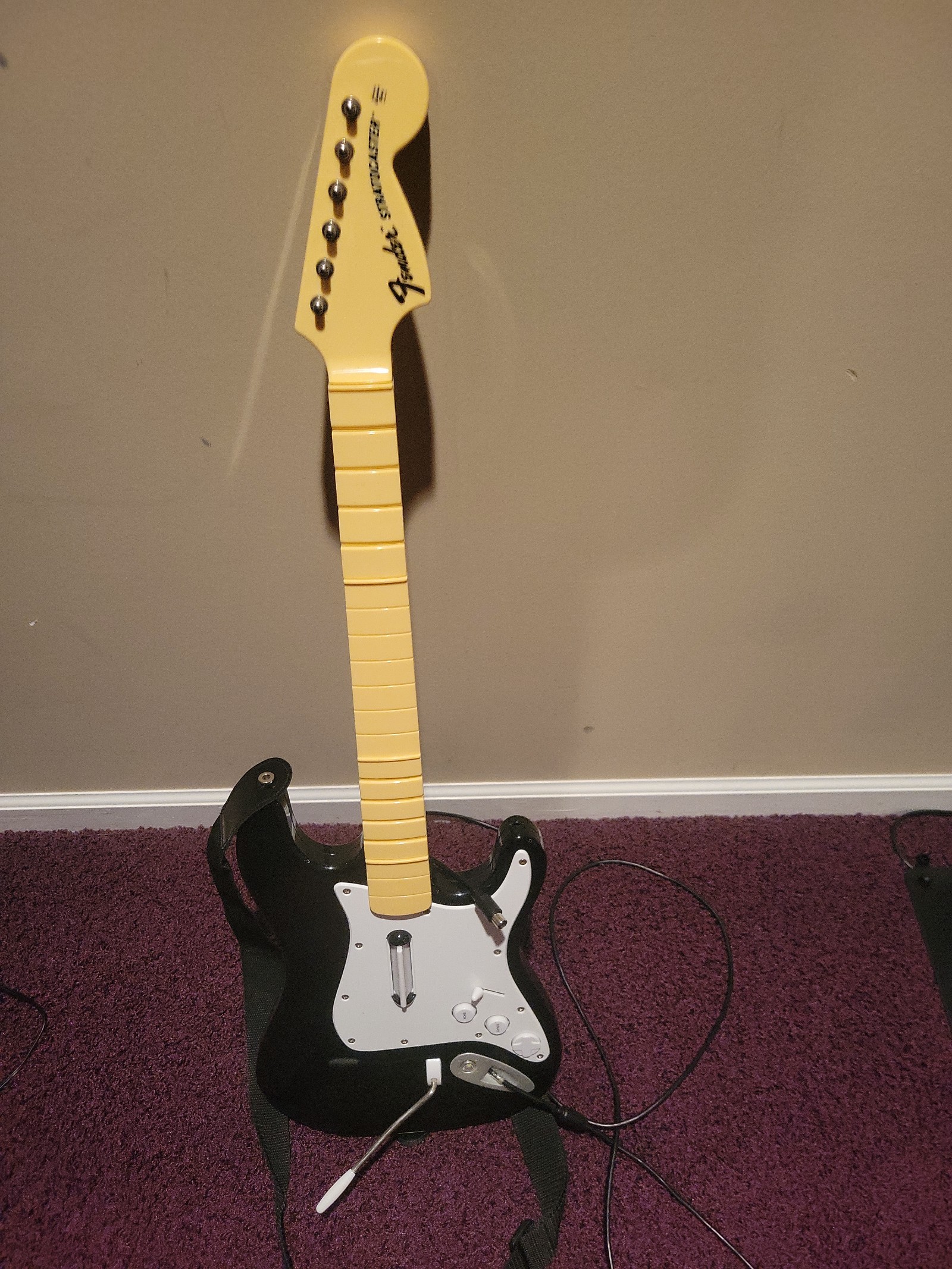 Xbox 360 Rock Band Wired Guitar Controller Fender Stratocaster Harmonix 822152
