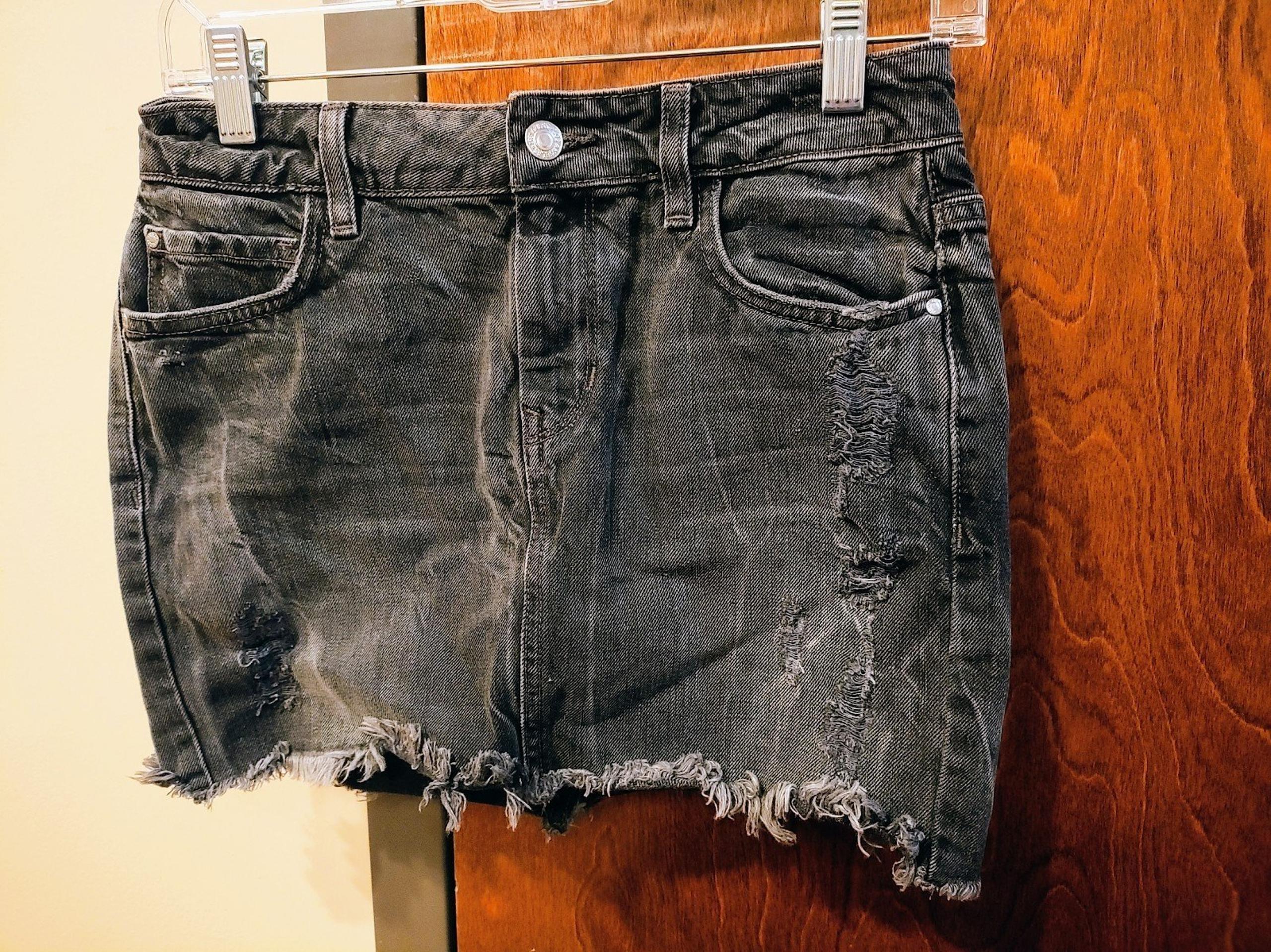 NWOT/ GUESS black distressed denim mini skirt