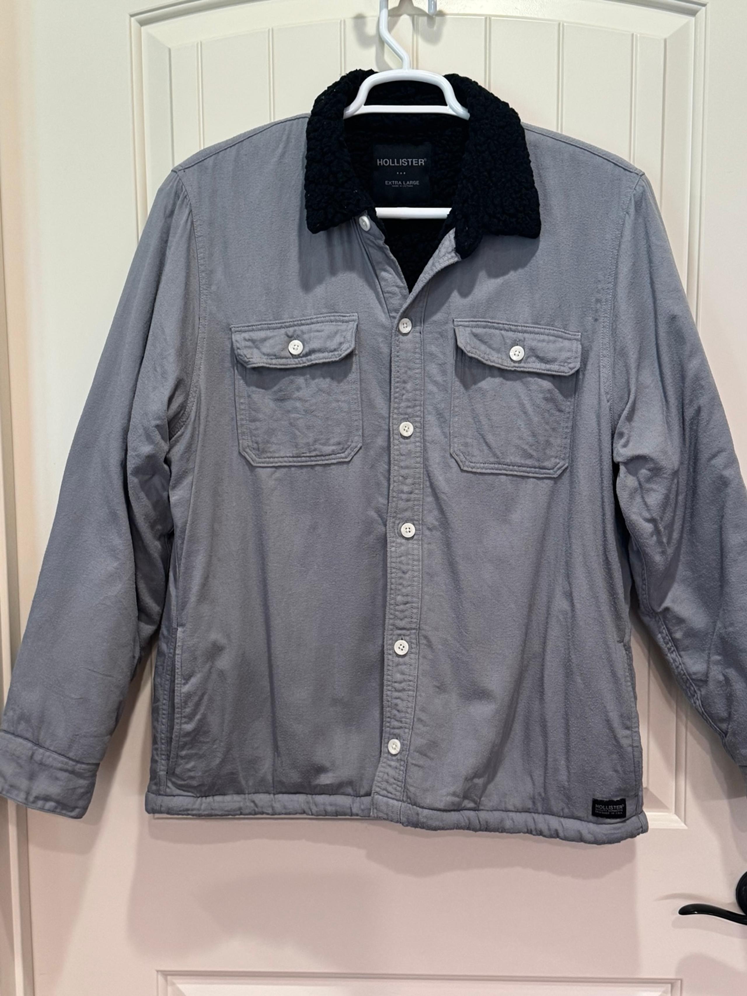 Hollister Men’s XL Grey Jacket with Black Fleece Lining