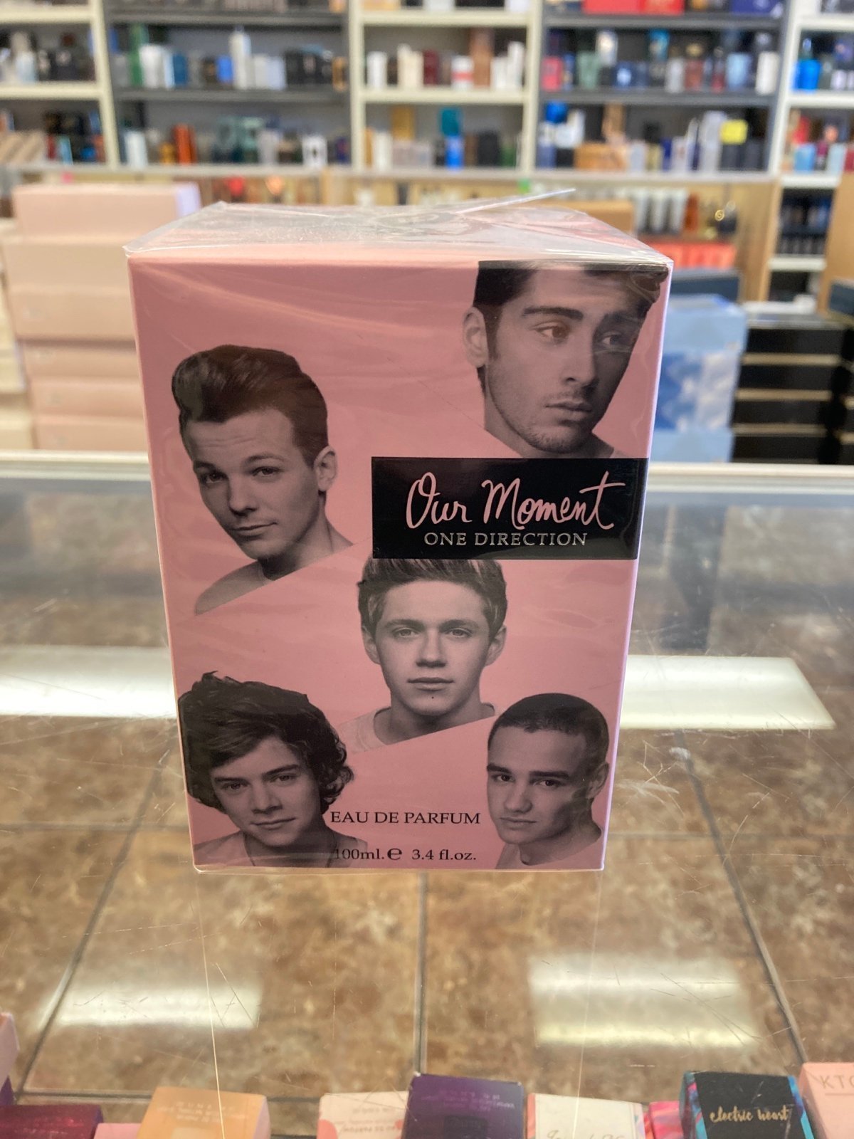 Our Moment One Direction 3.4 sealed !!!