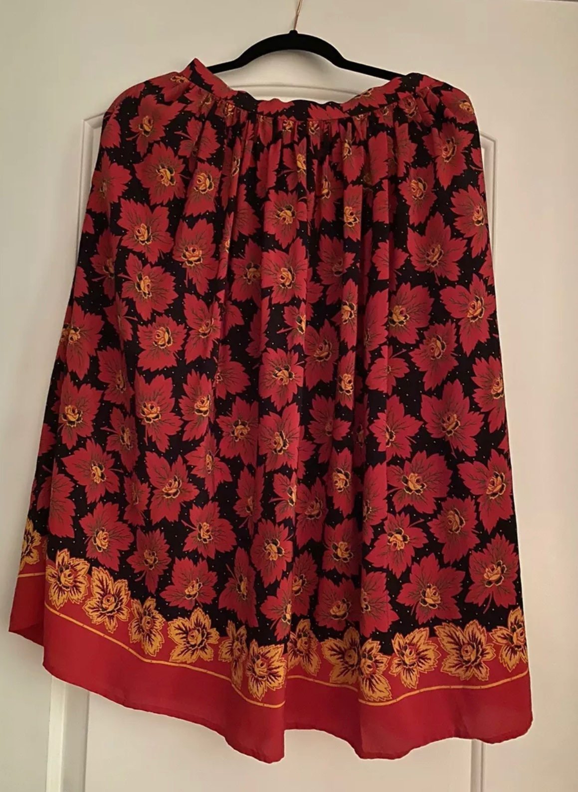 Women Long skirt Red Silk New Size 8/10