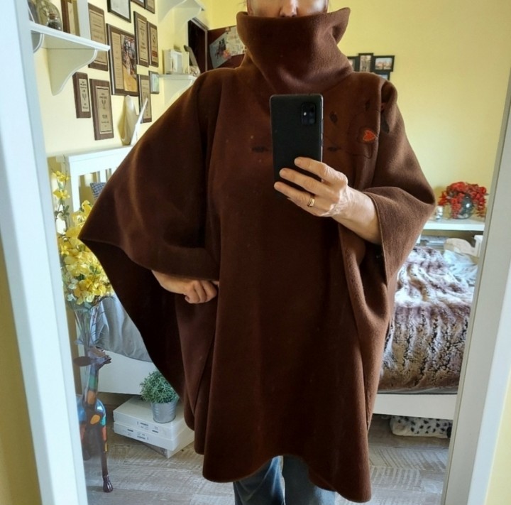 NWOT Beautiful Cowlneck Cape