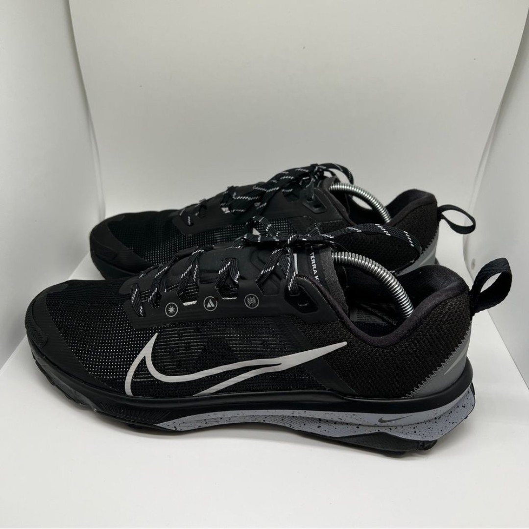 Men’s Nike Terra Kiger Trail Running Shoes Size 11