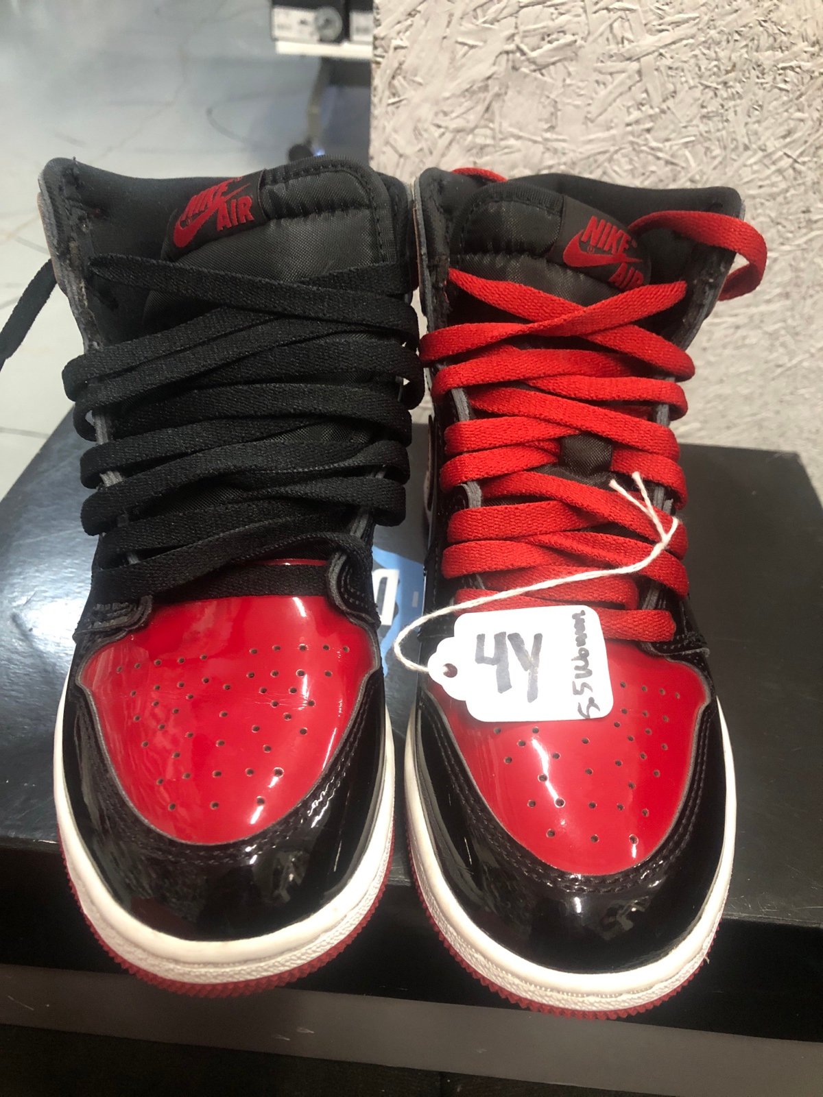 Nike Air jordan 1 Retro color red and black for the girls and boys whit box
