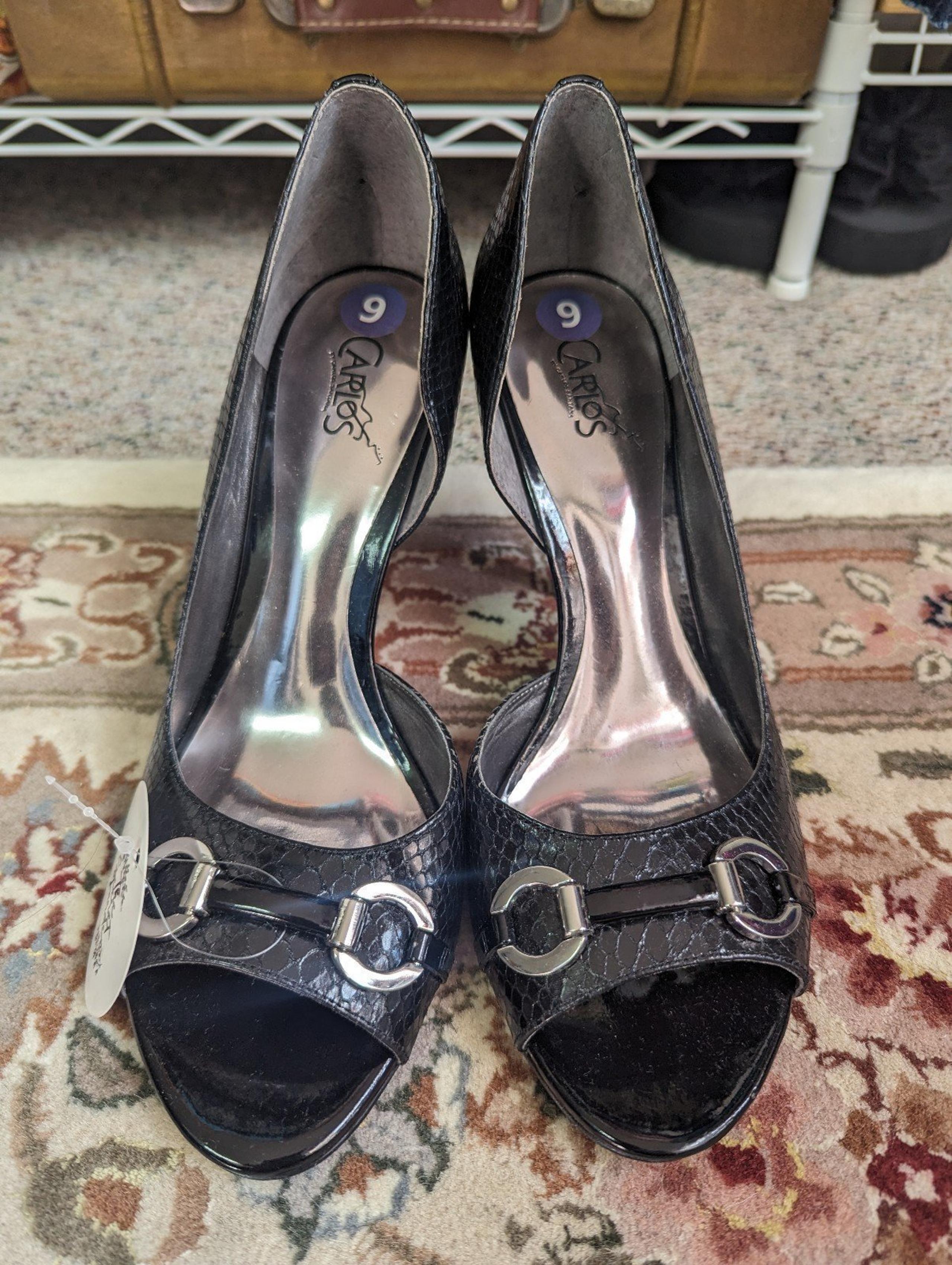 Carlos by Carlos Santana Black Heels Buckle Design 9
