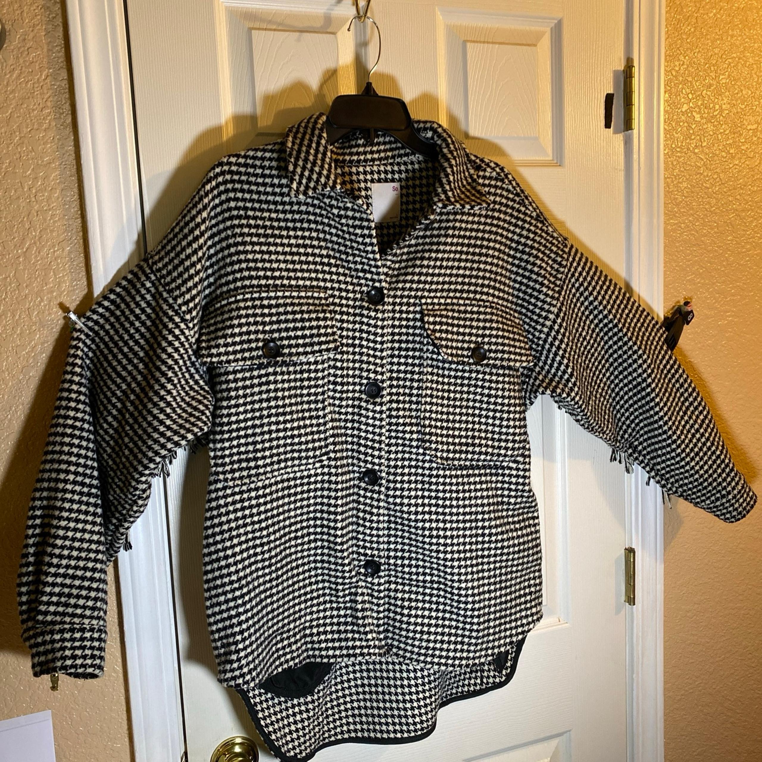 SO Women L Large Coat Jacket Buttons 4 Pockets Geometric Winter Knit (DAMAGED)