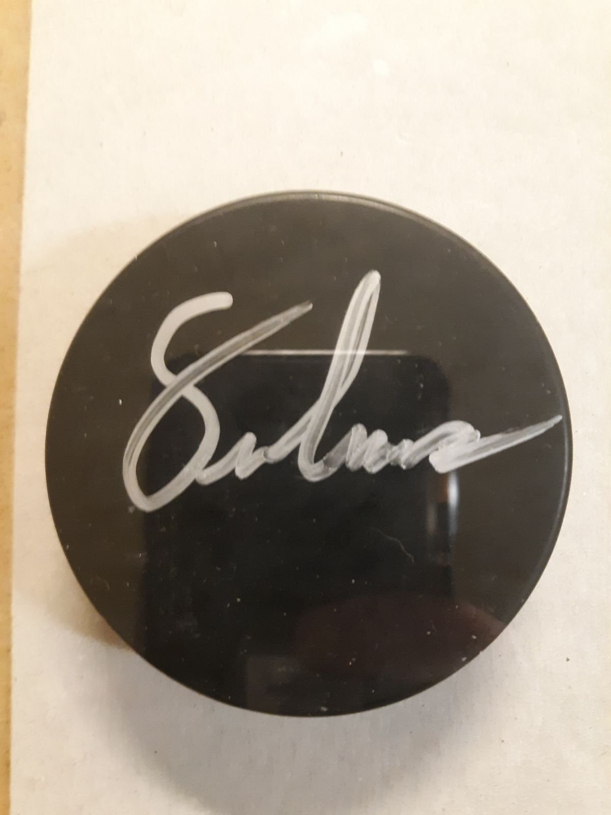 Eric Lindros signed hockey puck