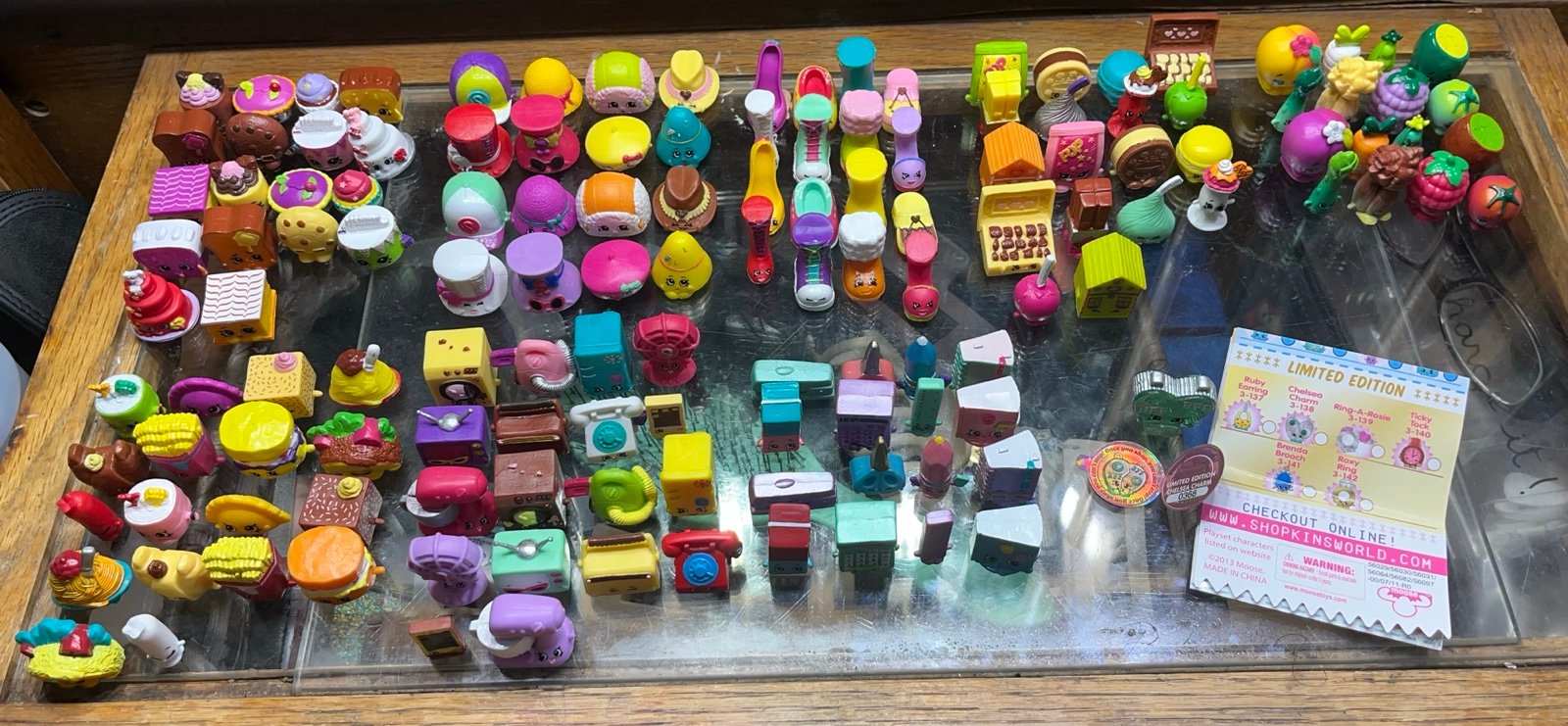 Shopkins Season 3 COMPLETE + 1 LIMITED EDITION Chelsea Charm