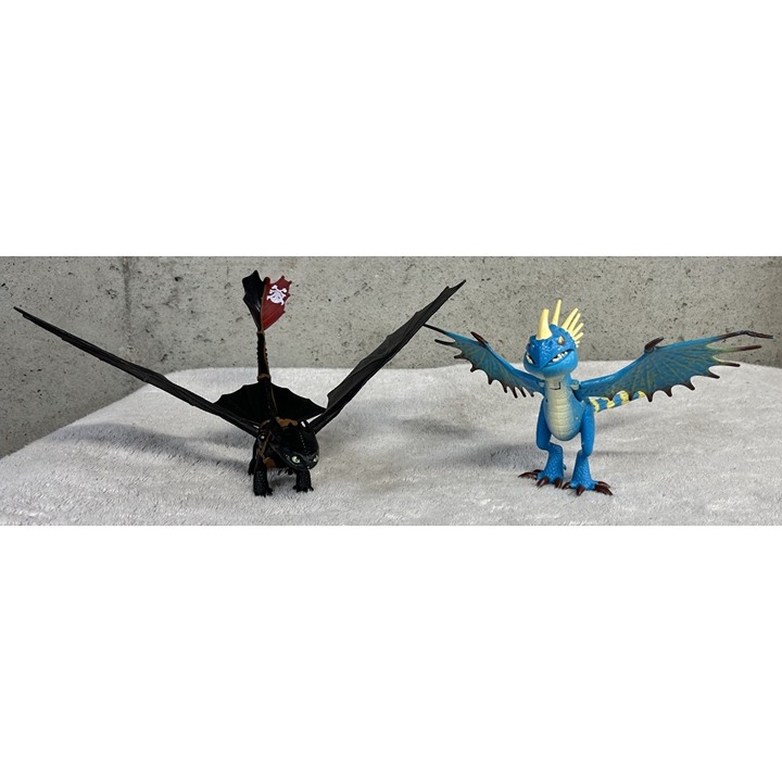 How to Train Your Dragon 2013 Lot of 2 Dragon Action Figures Toothless Stormfly