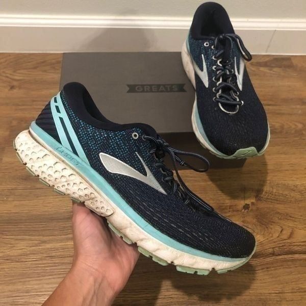 Brooks ghost athletic training running shoes sneakers sz 10 women’s