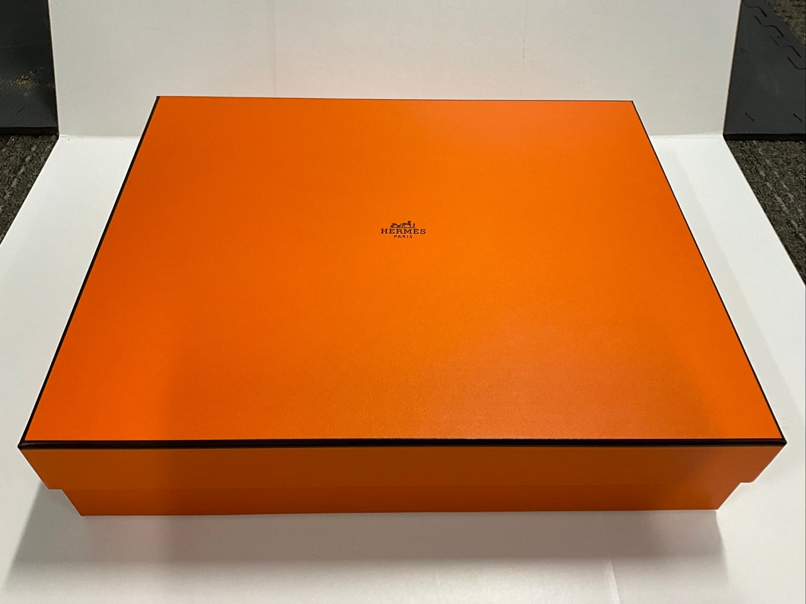 New HERMES Empty Storage Box 18”x14.75x4” #252