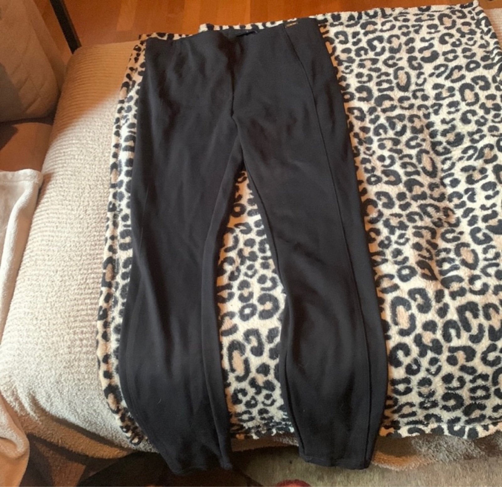 Women’s Tahari Black Skinny Pants X - Small