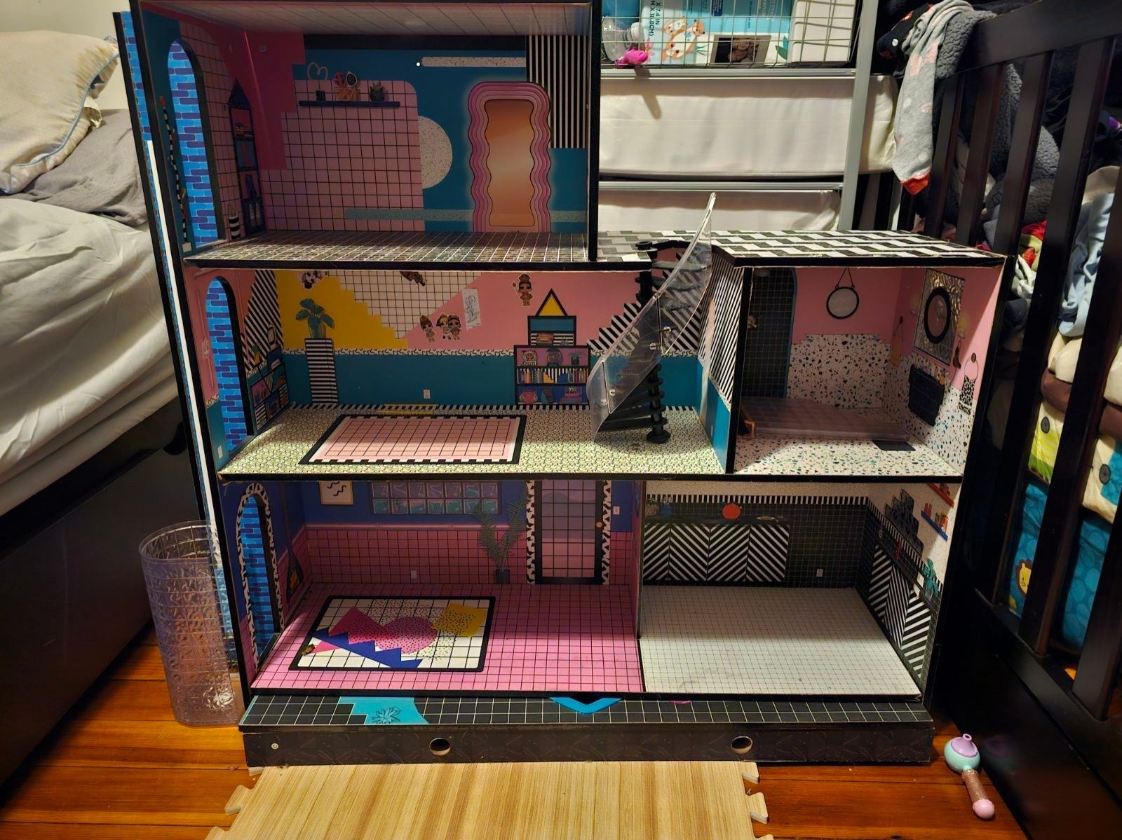 LOL doll house, not furnished