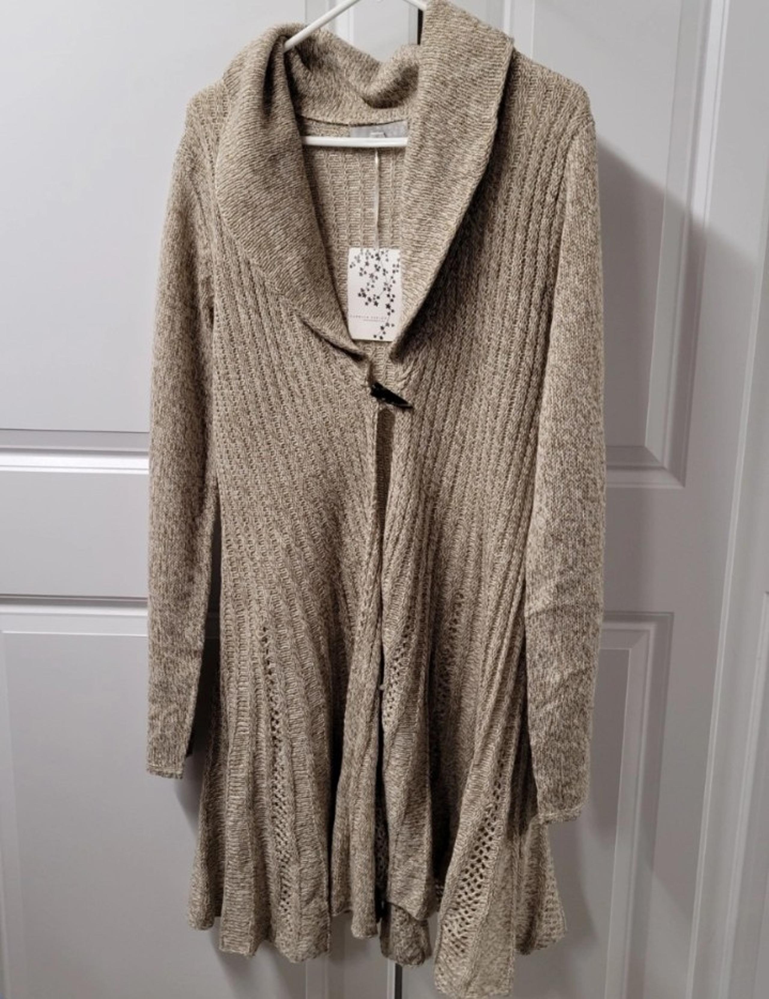 Carolyn Taylor Cardigan Sweater Women's
Size: XL
48.00