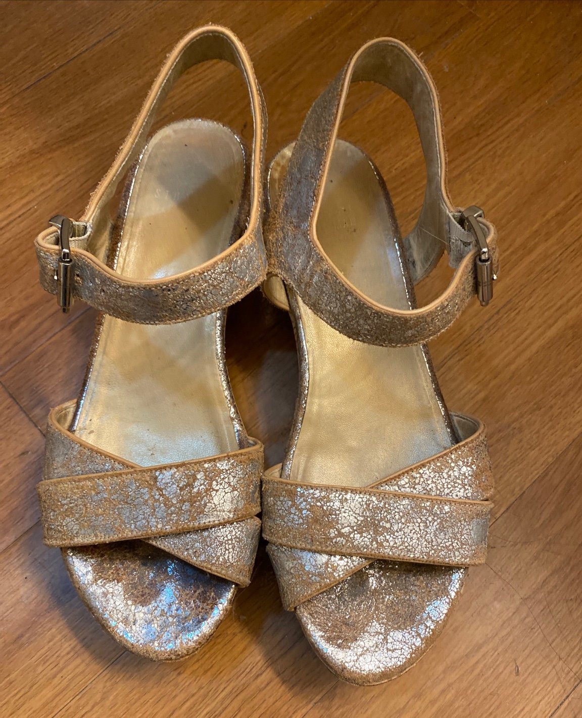 Stuart Weitzman 7.5 Crackled Sliver Wedge Sandals