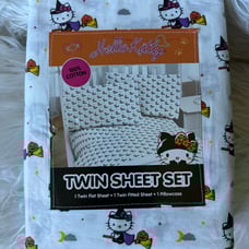 Hello Kitty Halloween Bedsheets