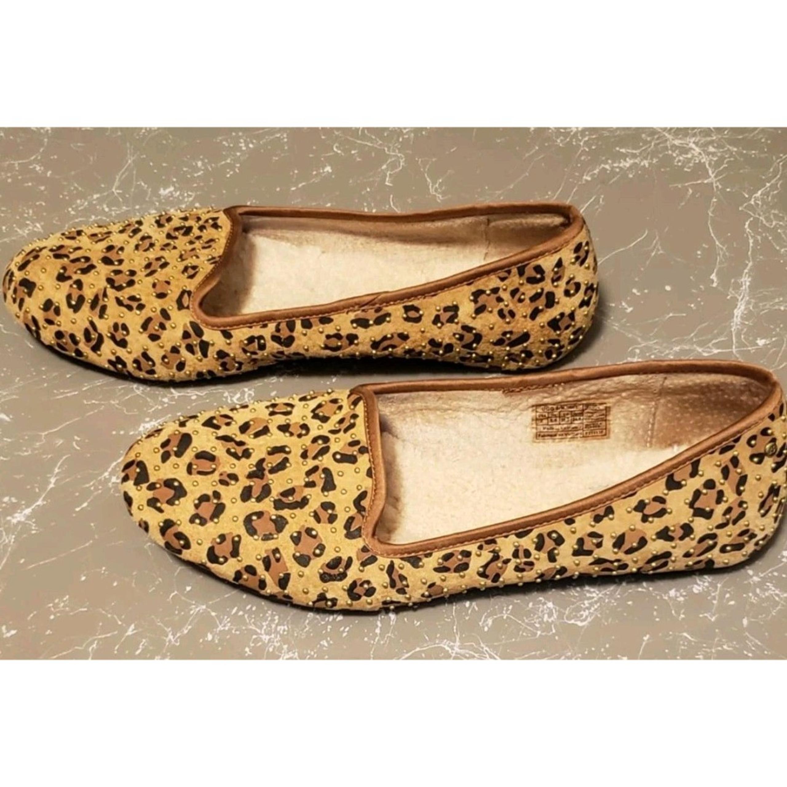 UGG Australia Women's Cheetah print flats Size 7