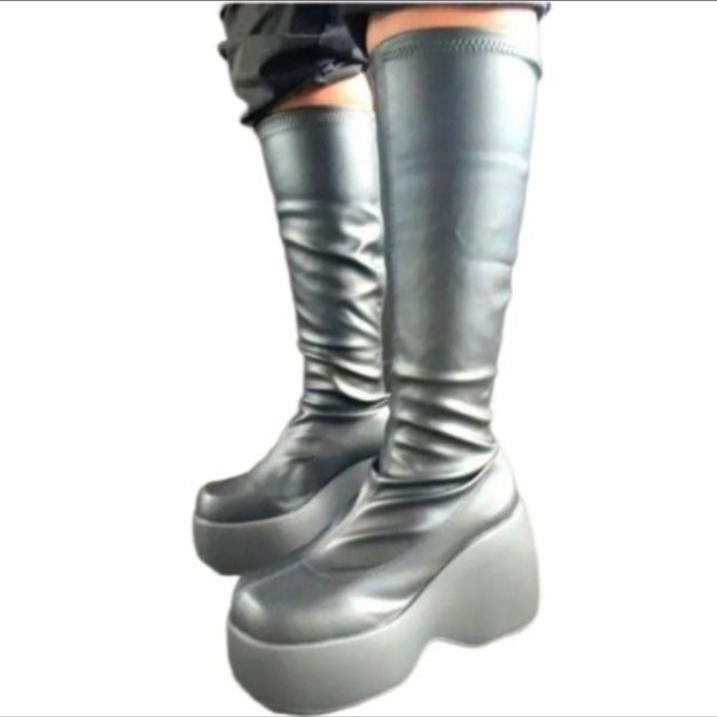 Knee high stretch platform boots sz 10