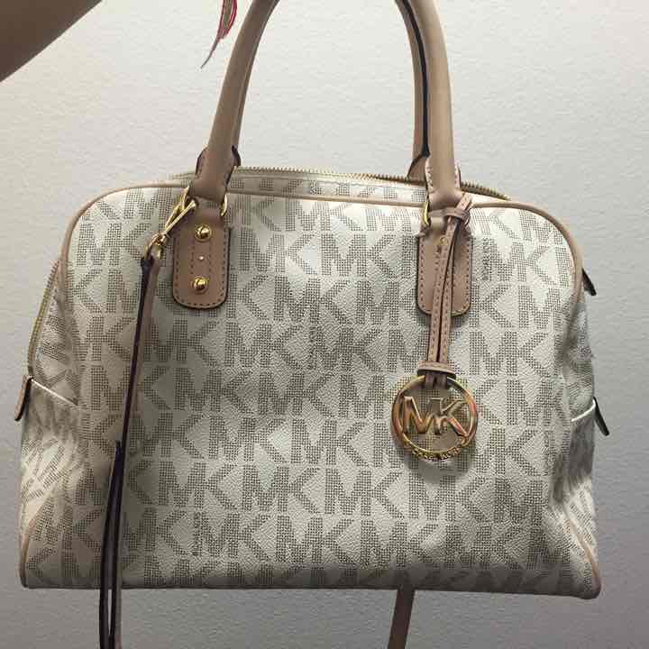 Michael Kors Signature Monogram Vanilla