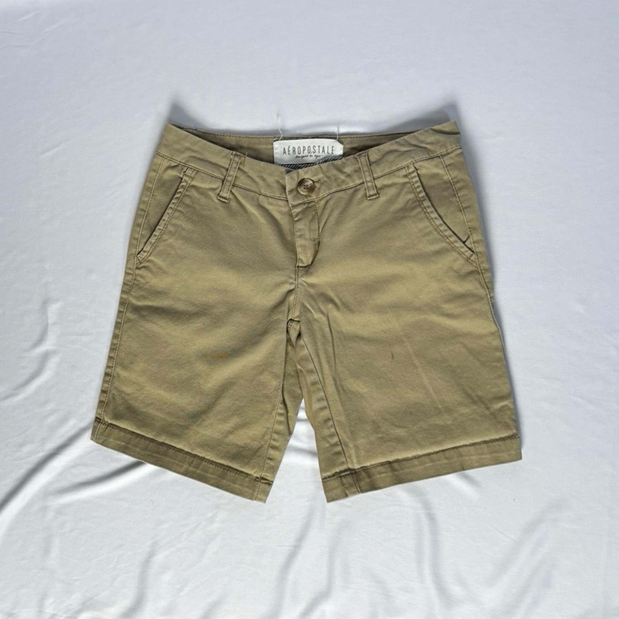 Aeropostale Women's Tan Bermuda Shorts. Size 000