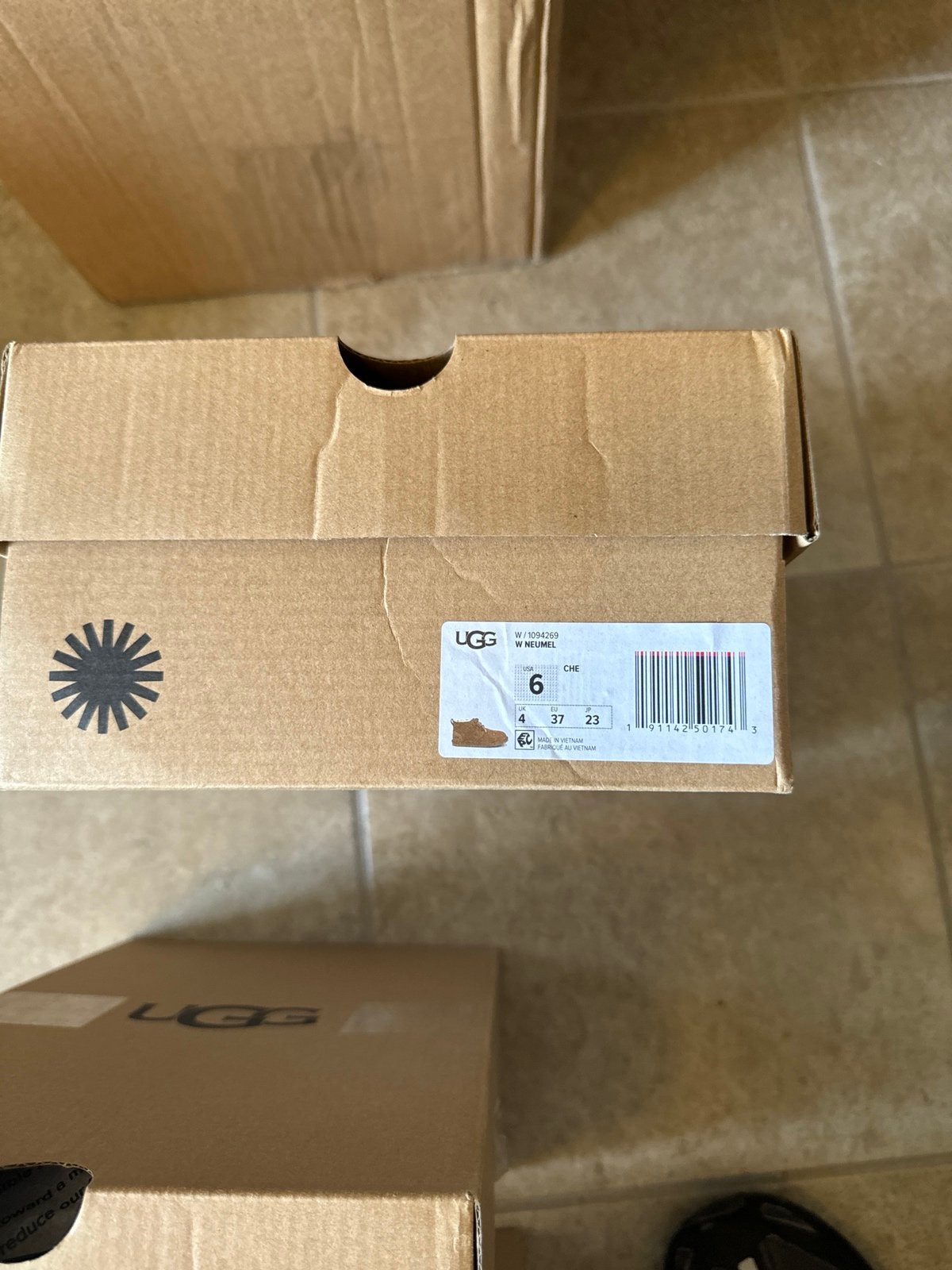 UGG nuemel women’s chestnut size 6