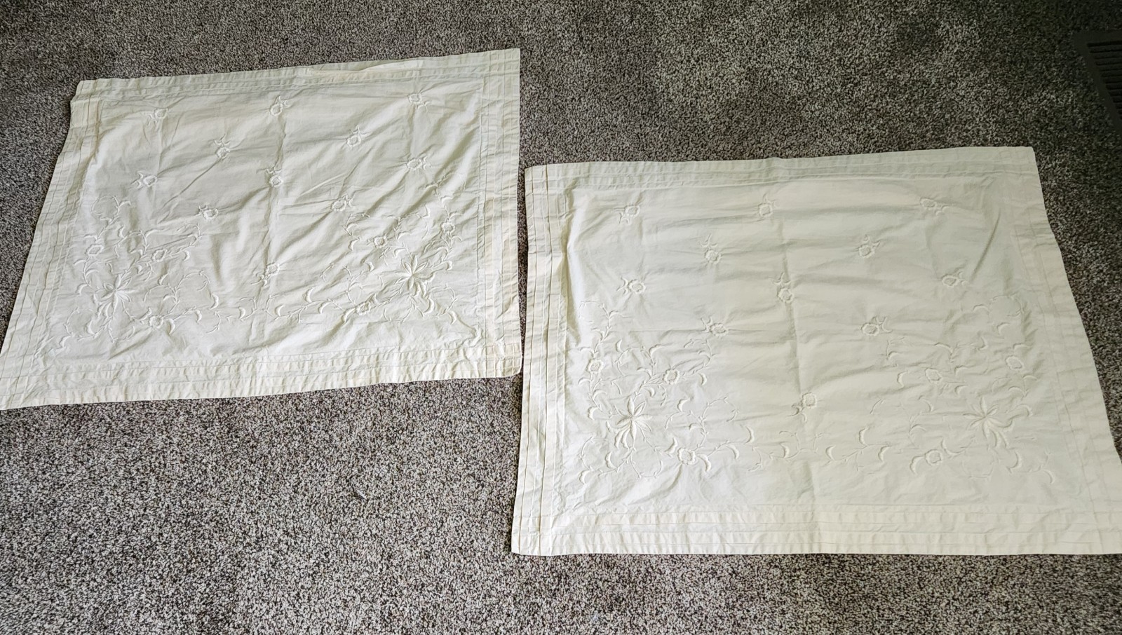 Lauren Ralph Lauren 30x 24 Shams Shetland Manor Cream Embroidered 100% Cotton