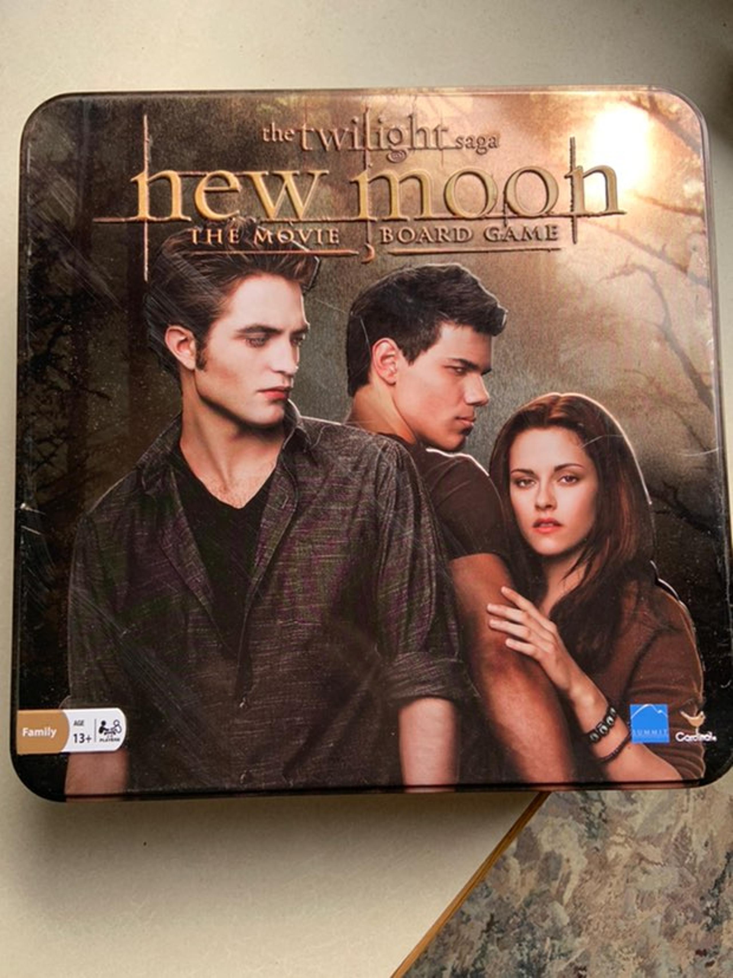 New moon, twilight board game