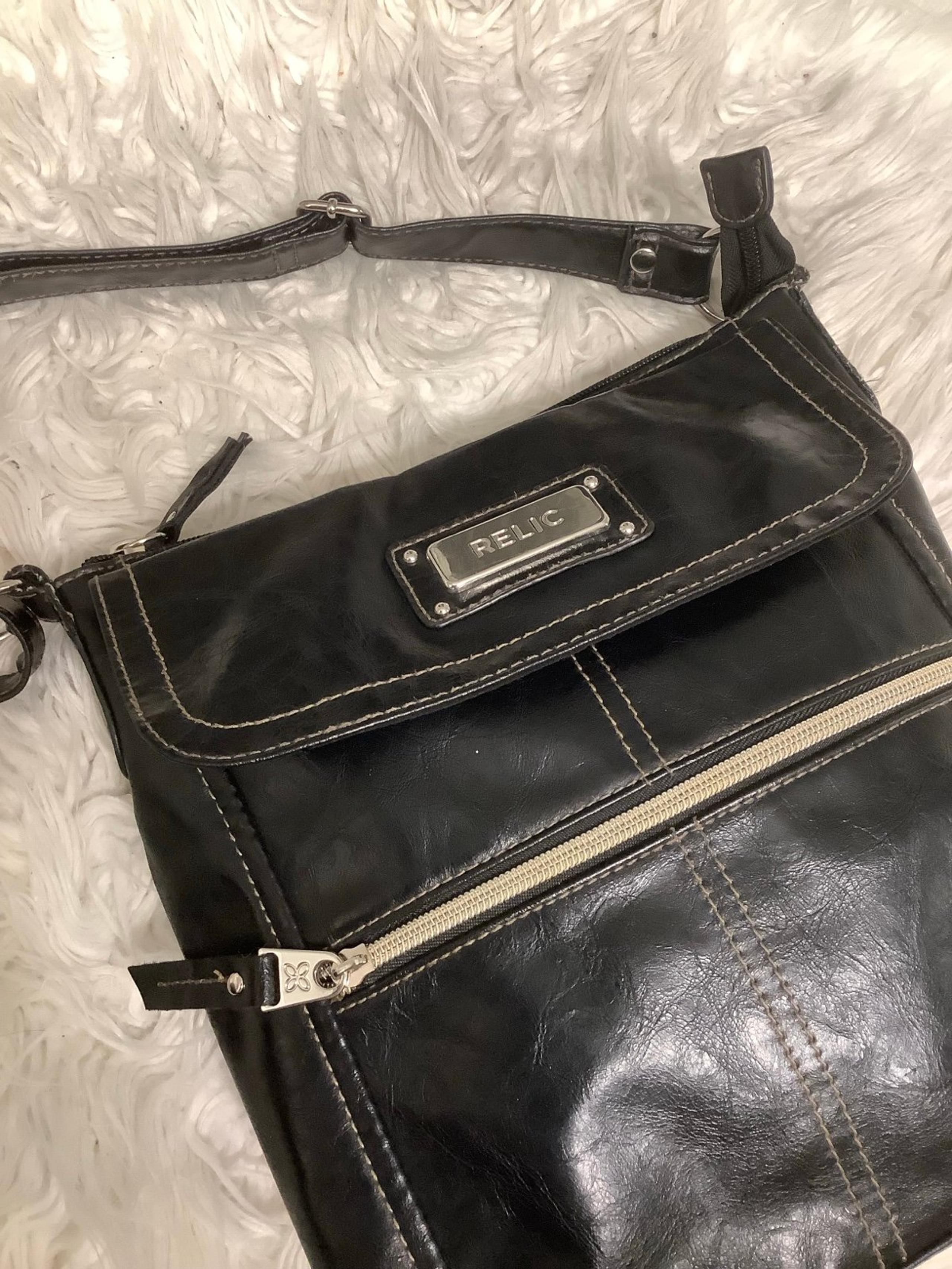 RELIC Black Silver Crossbody Purse Multi-Pockets