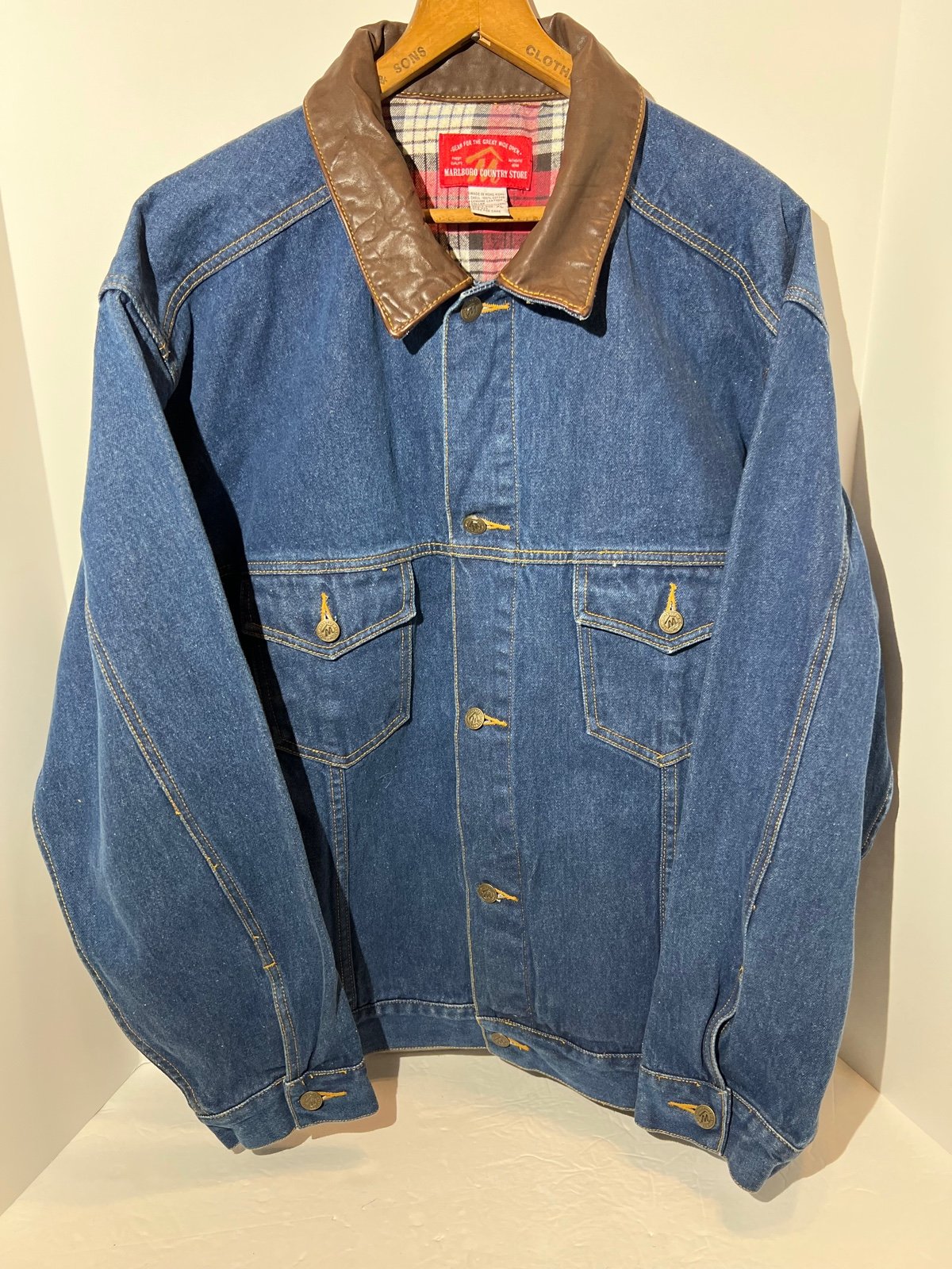 Vintage Marlboro, country store, denim jacket, leather collar, size XL