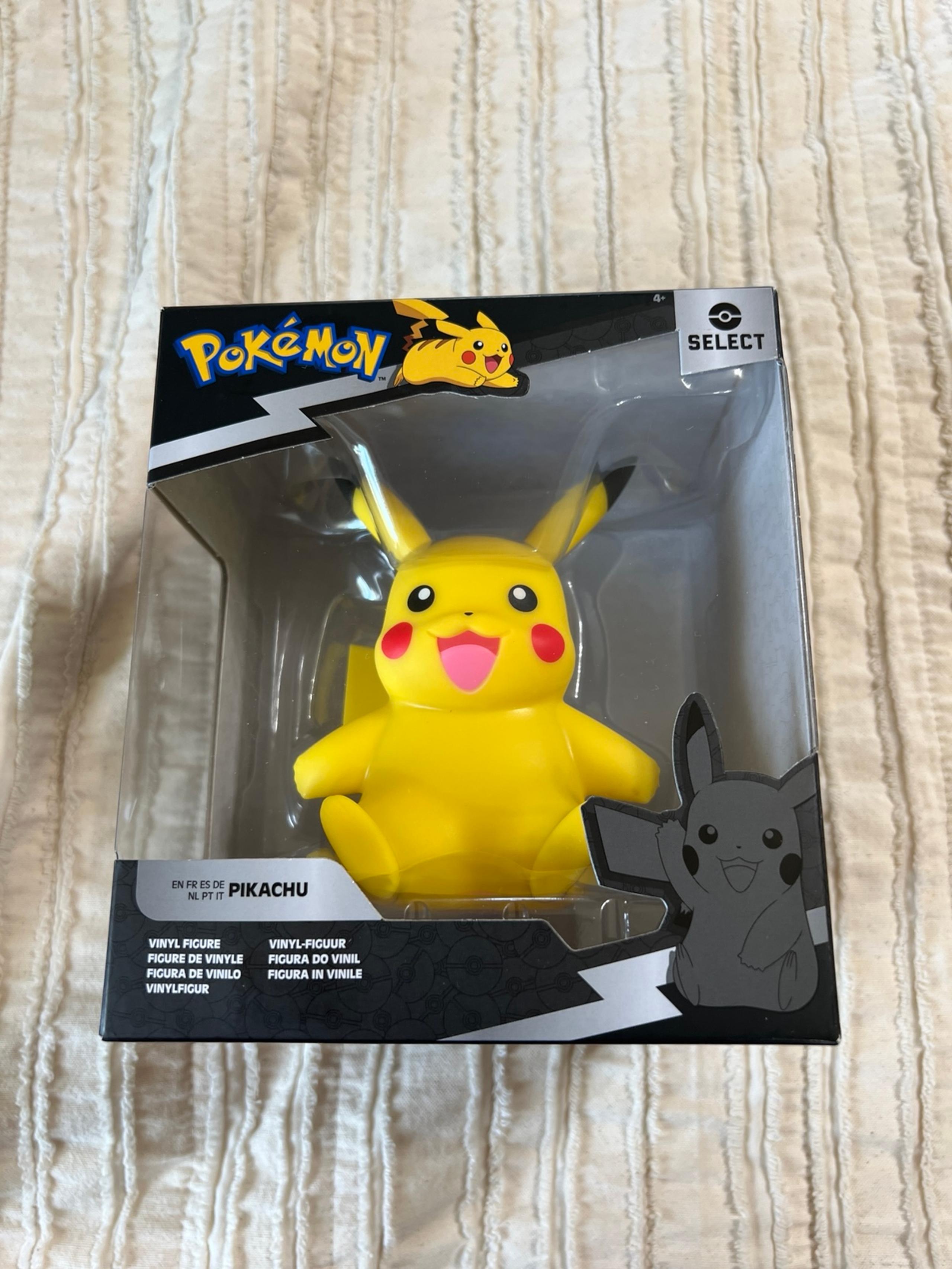 Pokémon Pikachu vinyl figure