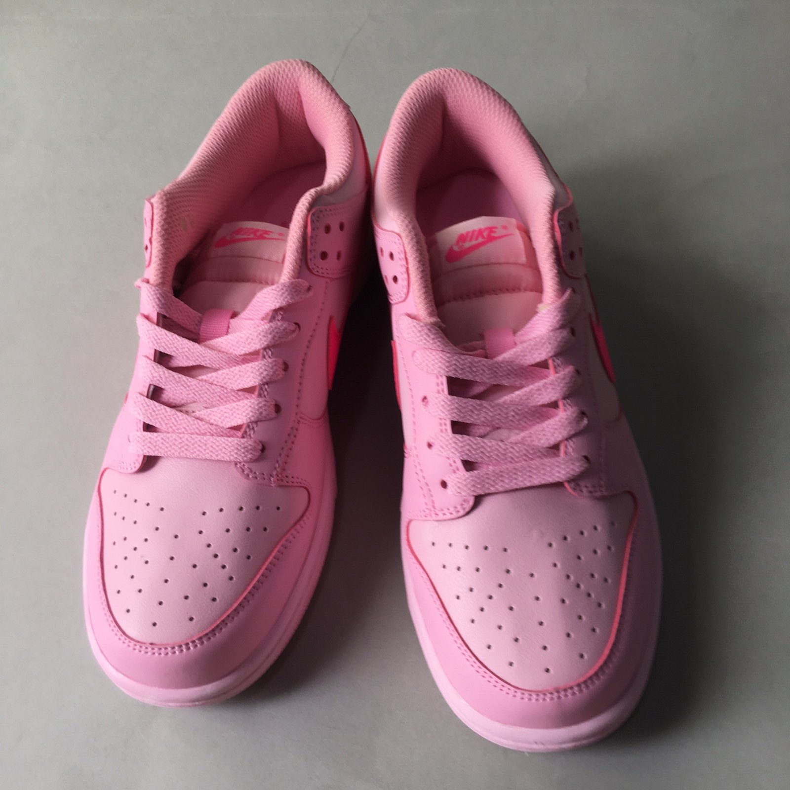 Nike dunk low US 7 (women)