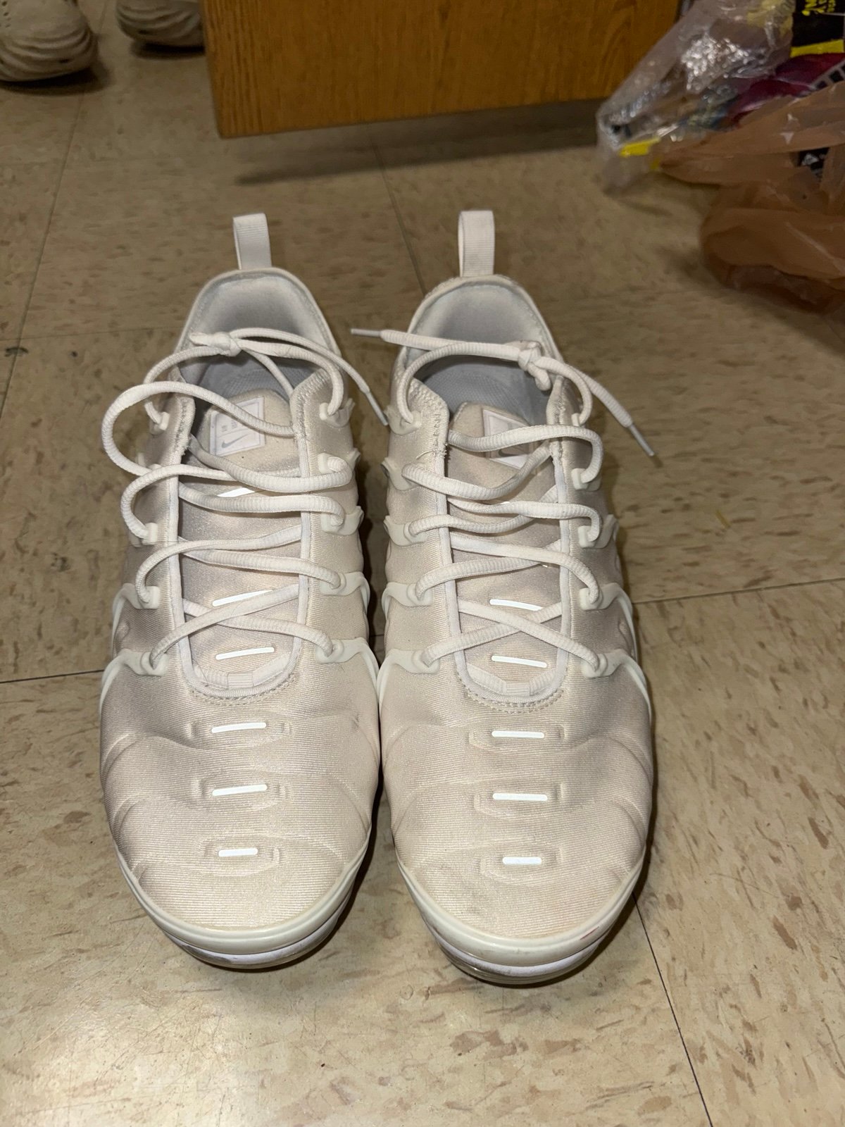 Nike all white platinum vapor max, lightly used