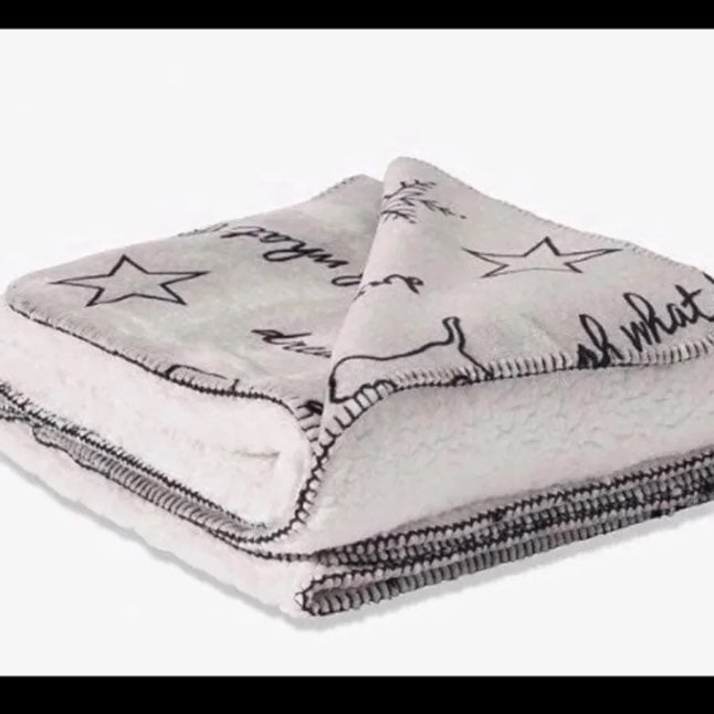 VS PINK Sherpa Blanket gift new