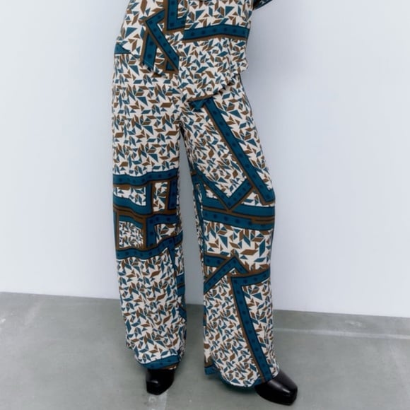 Zara Geometric Scarf Printed White Turquoise Fluid Wide Leg Pants