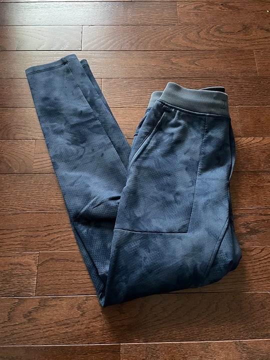 Lululemon textured tech pant