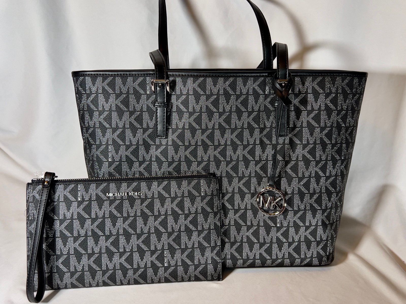 MICHAEL KORS Jet Set Tote & Wristlet
