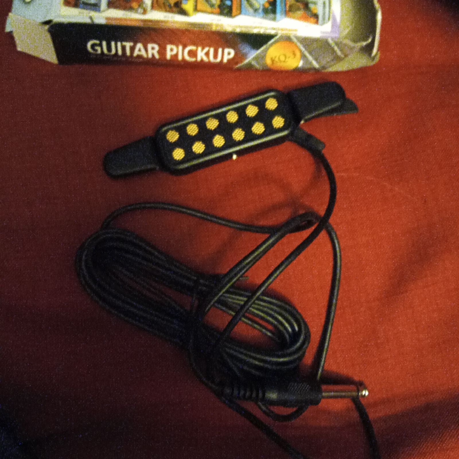 Guitar pickup for acoustic guitar