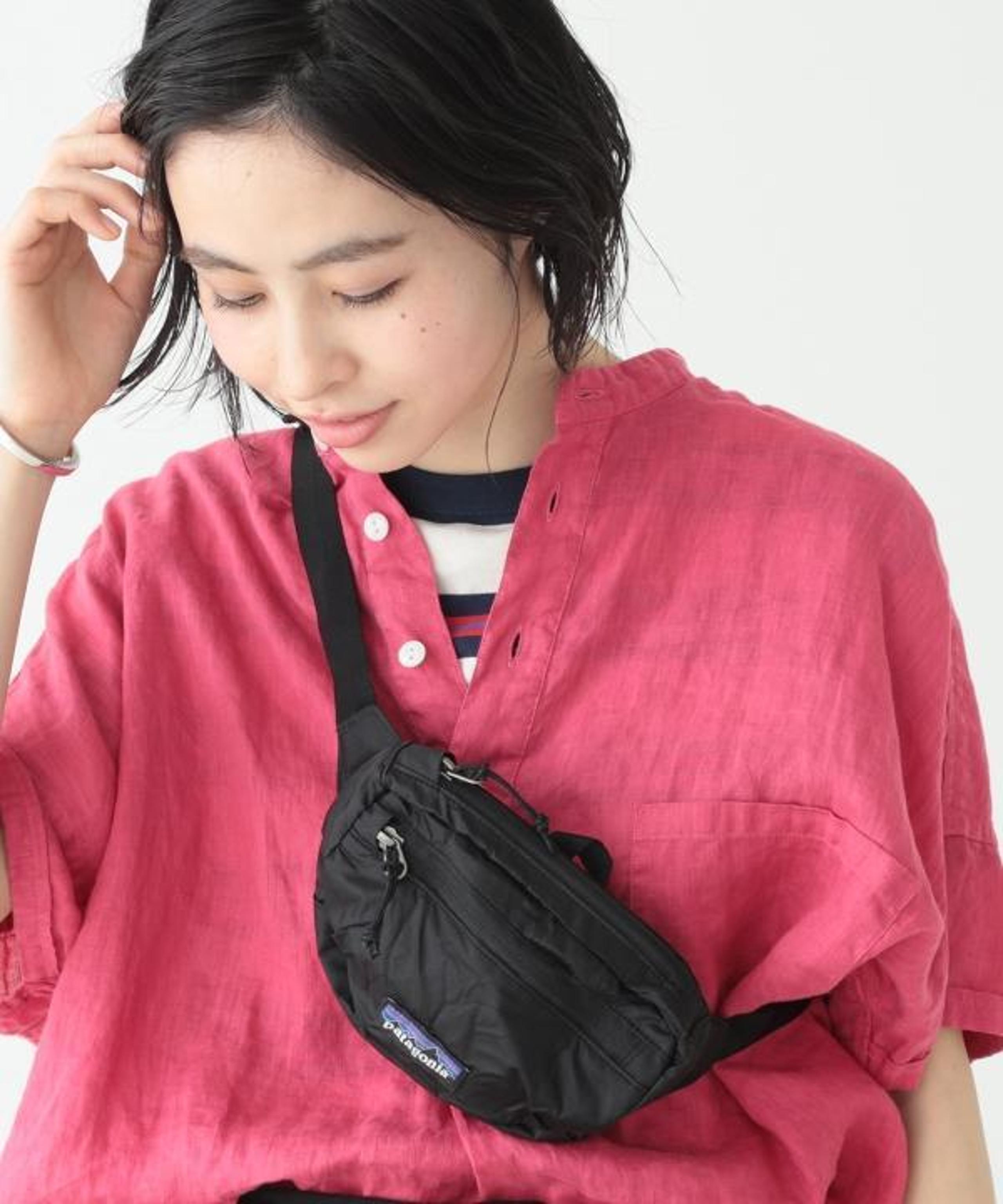Cute waist pack that can be worn over the shoulder or crossbody! Patagonia, new, unused, BLK