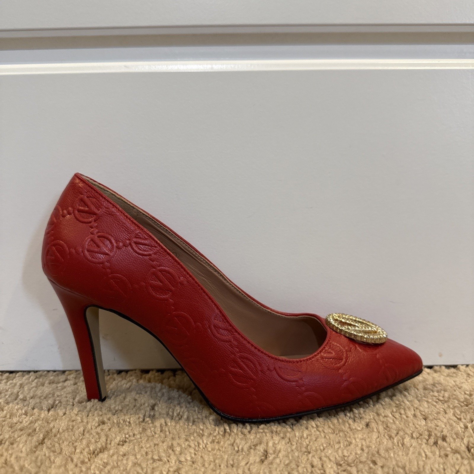 Valentino By Mario Valentino Clara Red Monogram Signature Pumps Size 6 EUC